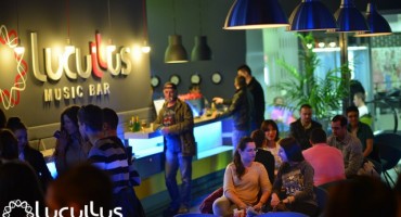 Večer stand-up komedije u Lucullus Music Baru