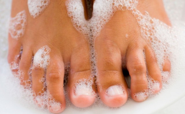 Kako njegovati suha i ispucala stopala na prirodan način?