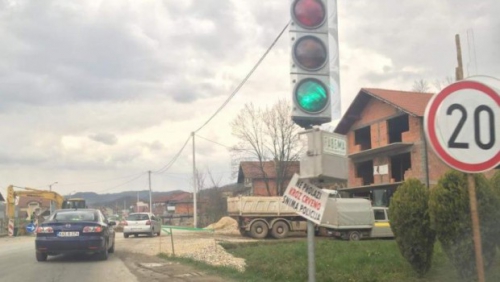 Bosanski hit: Rasplakaćete se od smijeha kad bolje pogledate ovaj semafor!