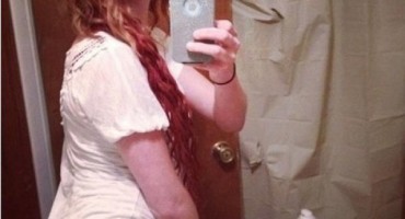 Djevojka slikala selfie, a kada je vidjela fotografiju noge su joj se odsjekle