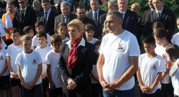 Predsjednica Kolinda Grabar Kitarović i kardinal Vinko Puljić podržali maraton Tovarnik - Sarajevo