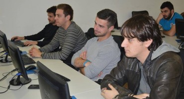 Hello World:  Pridruži nam se i uči besplatno programirati