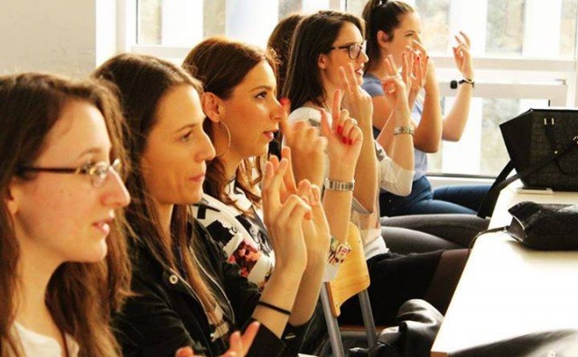 Studentski zbor Sveučilišta u Mostaru: Tečaj znakovnog jezika iznad svih očekivanja