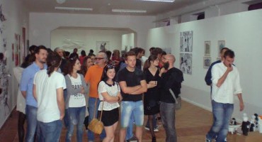 en face, Izložba, Široki Brijeg