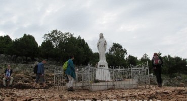 Međugorje: Kako je postavljen Gospin kip na Brdu ukazanja?