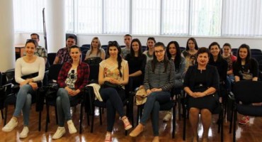 studenti u aluminijskom