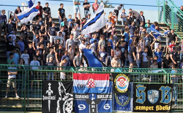 hercegovački derbi, Stadion HŠK Zrinjski, NK Široki Brijeg, HŠK Zrinjski, Ultrasi, Škripari