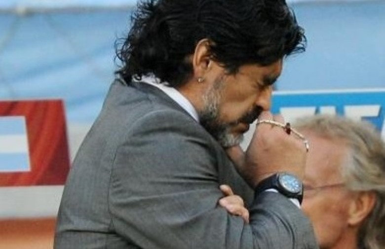 U Buenos Airesu preminuo don Diego Maradona
