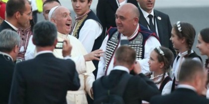 Hercegovci papi Franji zapjevali gangu, on se oduševio