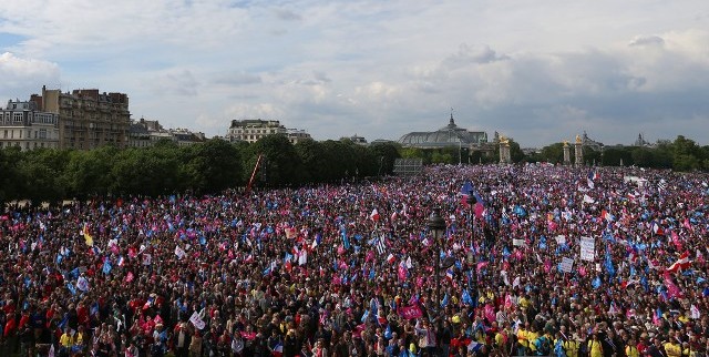 Na prosvjedu protiv homoseksualne ideologije u Rimu se okupilo MILIJUN ljudi