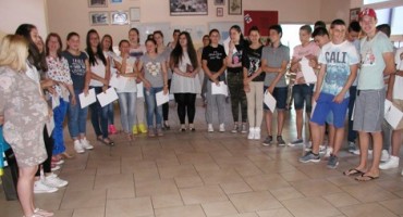 Najbolja učenica OŠ Bijakovići Marina Kozina nagrađena besplatnom ekskurzijom 