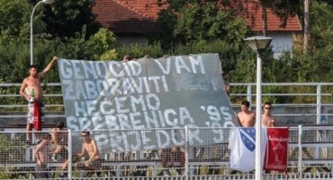 Navijači Jedinstva kažnjeni zbog transparenta “genocid vam nećemo zaboraviti”