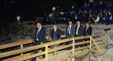Mostar utjelovljuje mogućnost da katolici, muslimani, pravoslavci i židovi žive zajedno u miru