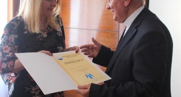 Biskup Komarica uručio zahvalnicu predstojnici Krstičević