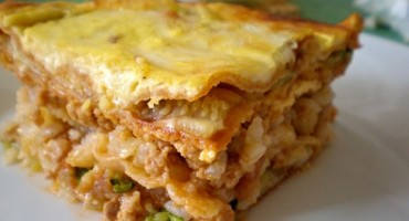 Recept: Sočna musaka od pohanih tikvica