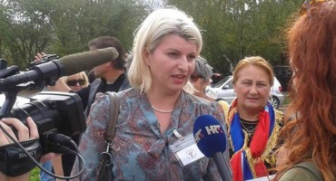 Ja, Zorica Gregurić razbila sam ćiriličnu ploču!