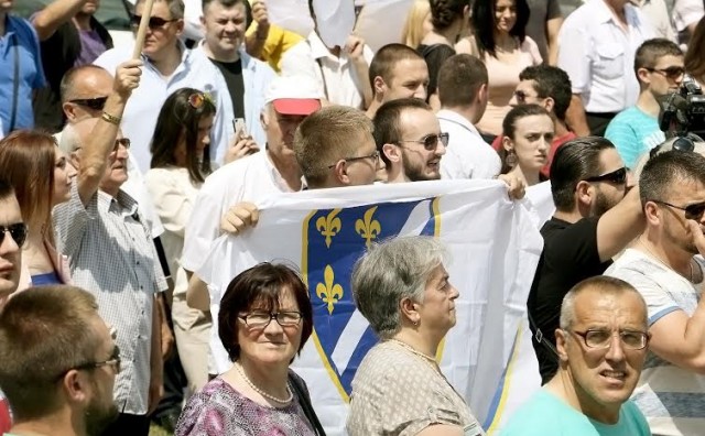 Marš mira bit će prekinut ako u njemu bude zastava Armije BiH i slika Nasera Orića