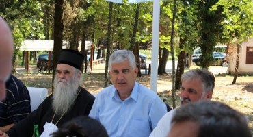 Dr. Dragan Čović na svečanom ručku povodom posvete Hrama u Prebilovcima