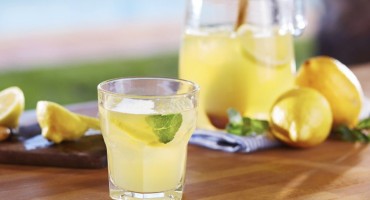 Domaća vitaminska voda: Napitak za kojim čezne svaki trbuh