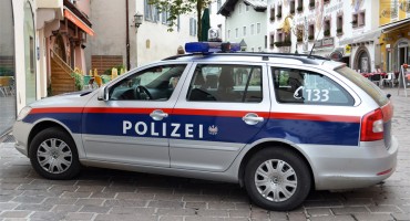 Spasilo ih puko čudo: vozaču autobusa pozlilo, vozilo krenulo prema 100 metara dubokoj provaliji