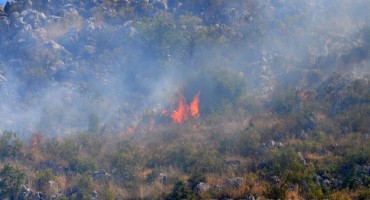Hum, požar, požari, Hum, požar, vatrogasci, Mostar, Međugorje, požar, Hercegovina, požari, vatrogasci