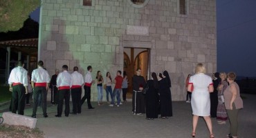 Dirljiv oproštaj od sestara franjevaka  u župi Gorica-Sovići