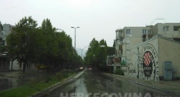 Prometuje se po pretežito mokrim ili djelomično vlažnim i skliskim kolnicima - 12.10.2016