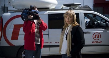  Fenomenalno: Pročitajte kako Ivana Petrović “pere” Pupovca! 