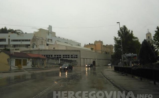 Narančasti Meteoalarm za Mostar: Danas obilna kiša i jak južni vjetar! 