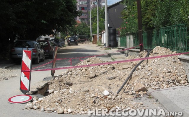 škola Antuna Branka Šimića, ulica Fra Didaka Buntića, kanalizacijski i vodovodni sustavi, Mostar, izgradnja, radovi
