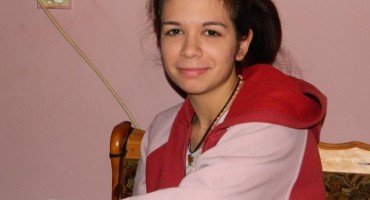 Vratimo Stefani (16) mladost i pružimo joj bolju budućnost!