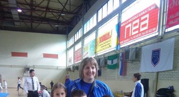  10 medalja i ekipni pehar za Cro Star u Hadžićima