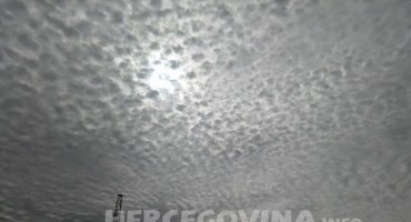 Pogledajte nebo nad Mostarom