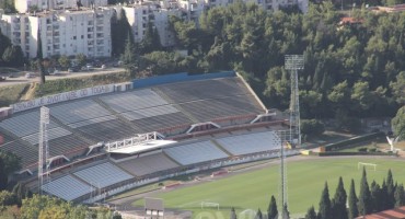 Stadion HŠK Zrinjski, Hum