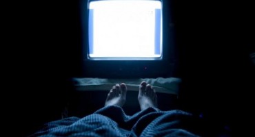 Zašto ne smijemo spavati pored upaljenoga televizora?