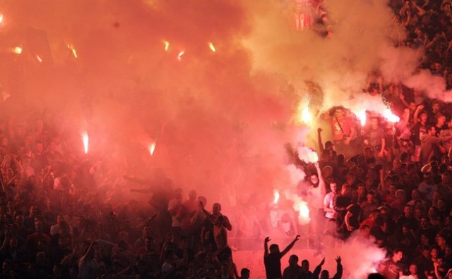 Neredi nakon derbija Crvene zvezde i Partizana: Dva navijača teže ozlijeđena