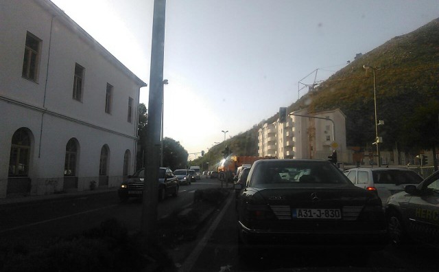 Mostar : Prometni kolaps u Donjoj Mahali i na Bulevaru
