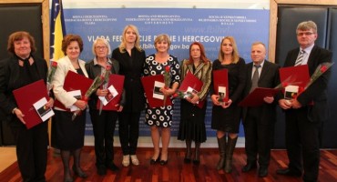 Uručena priznanja najistaknutijim odgajateljima, nastavnicima i profesorima u FBiH