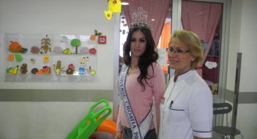 Miss Universe posjetila djecu u Klaićevoj
