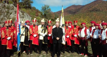 Molitvenim pohodom na Bobovac započeli Tropletovi dani kulture