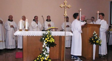 Provincijal dr. fra Miljenko Šteko svečano blagoslovio crkvu sv. Jeronima u Donjem Malom Ograđeniku 