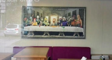 Sarajevo: Umjesto Isusa i apostola, na slici Njinja Kornjače 