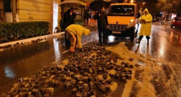 U Šibeniku i okolini voda nosila sve pred sobom