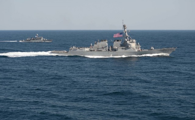 SAD šalje razarač u Južno kinesko more