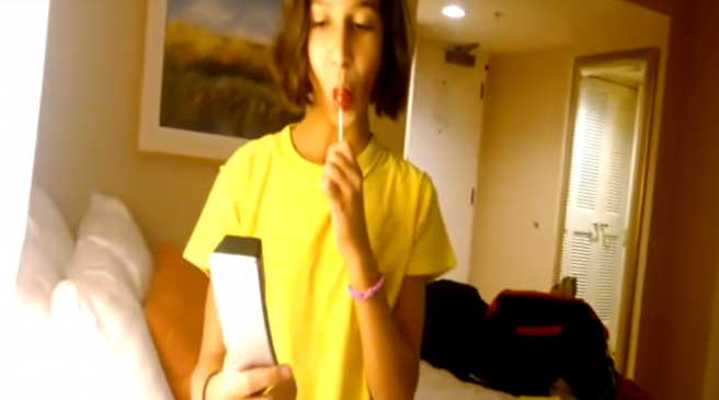Svi dijele video klinke kojoj tata kaže da poklopi slušalicu telefona i ona nema pojma o čemu priča