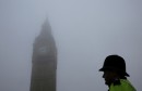 Gusta magla u Londonu: Neke letove otkazali, poginuo vozač