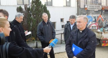 pater Krešimir Djaković , župa sv. Ignacija, na Grbavici, Pastoralni centar na Grbavici 