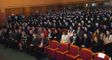 Mostar: Diplome dobilo 113 magistara prava, 8 diplomiranih pravnika i 17 pravnika