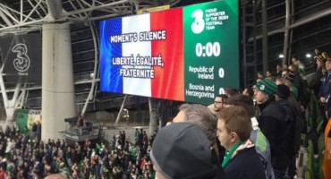 SRAMOTNO Navijači BiH prekinuli minutu šutnje u Dublinu