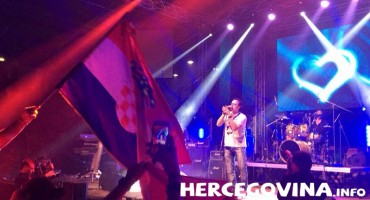 'Ej, Hrvati tamo u tuđini vratite se svojoj domovini'